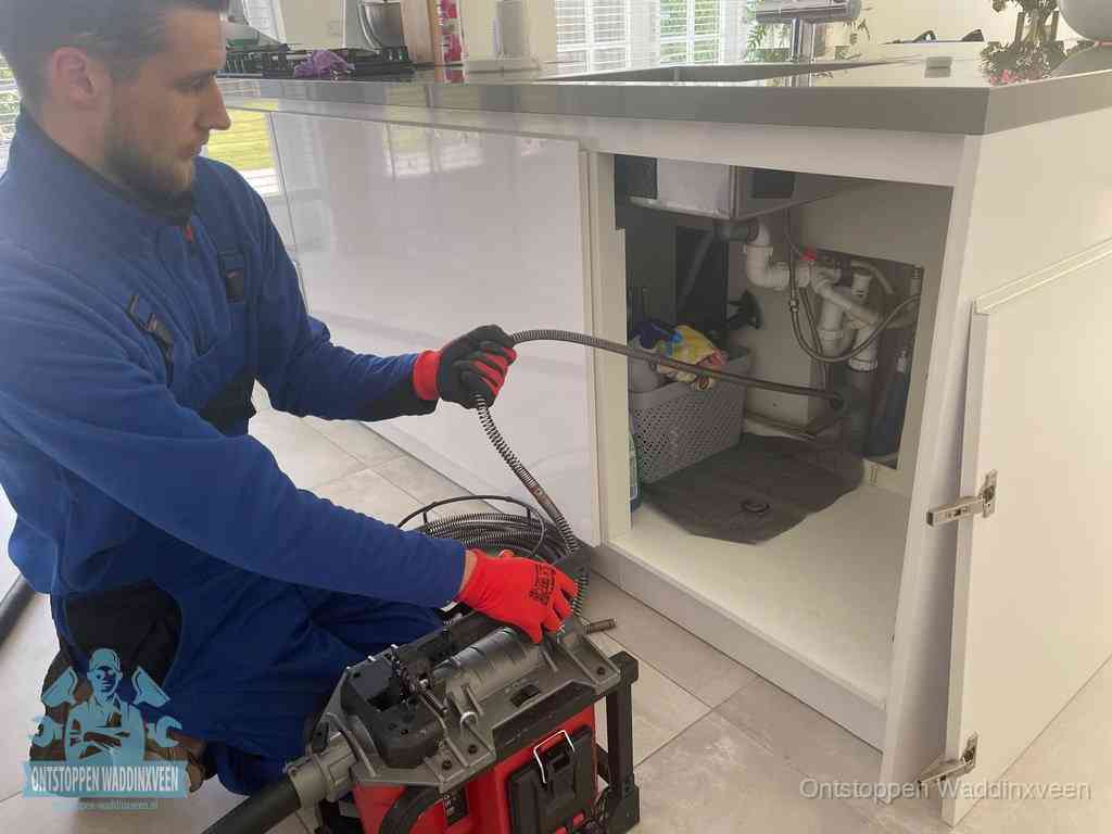 Riool ontstoppen ontstoppingsveer in Waddinxveen