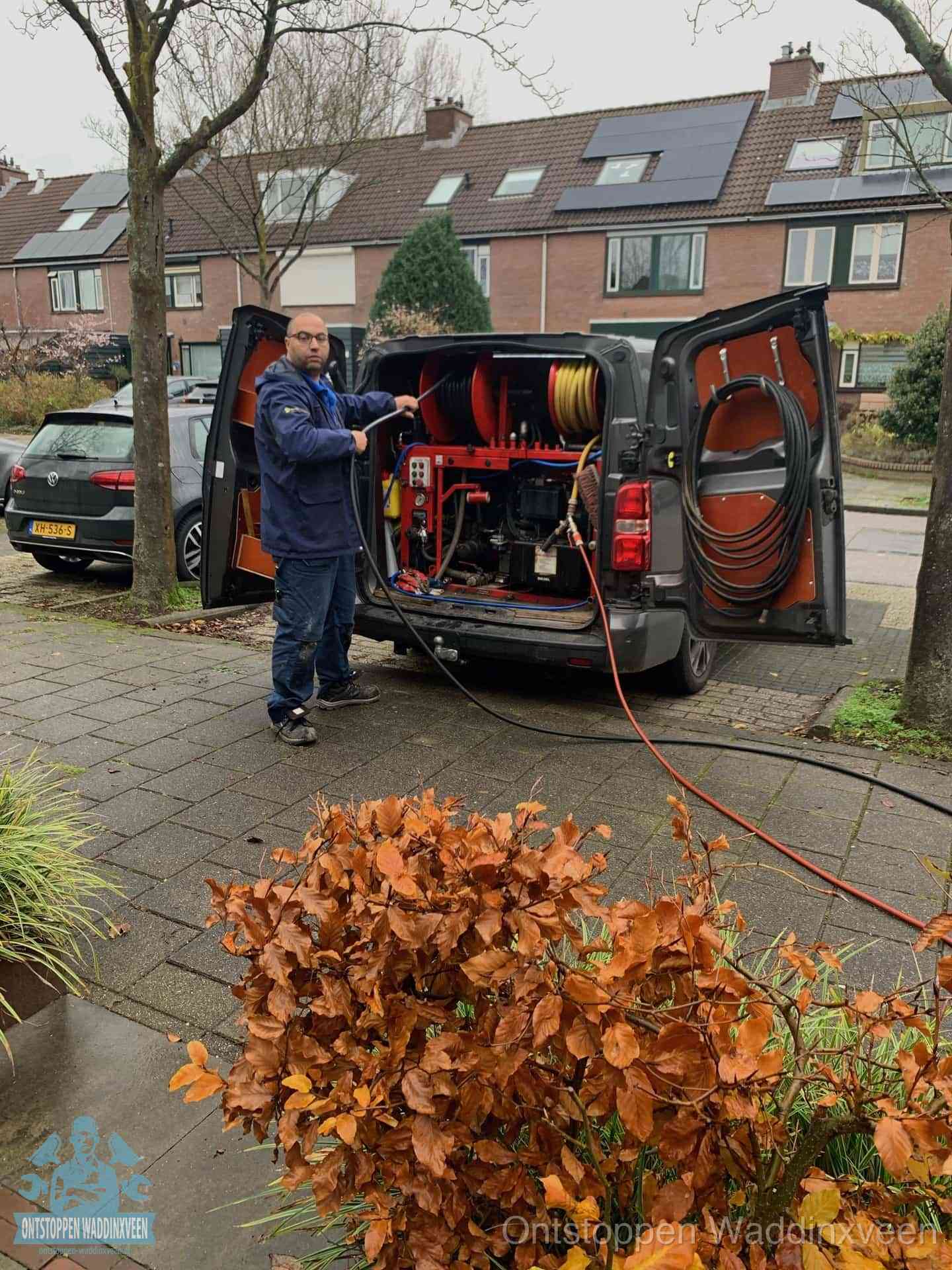 Rioolservice in de wijk in Waddinxveen